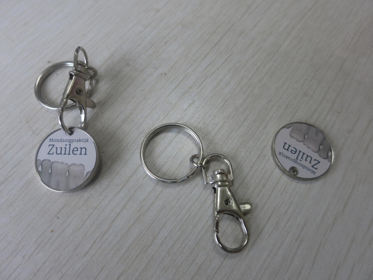 Porte-clé avec jeton en métal Ø25mm avec impression sur-mesure image